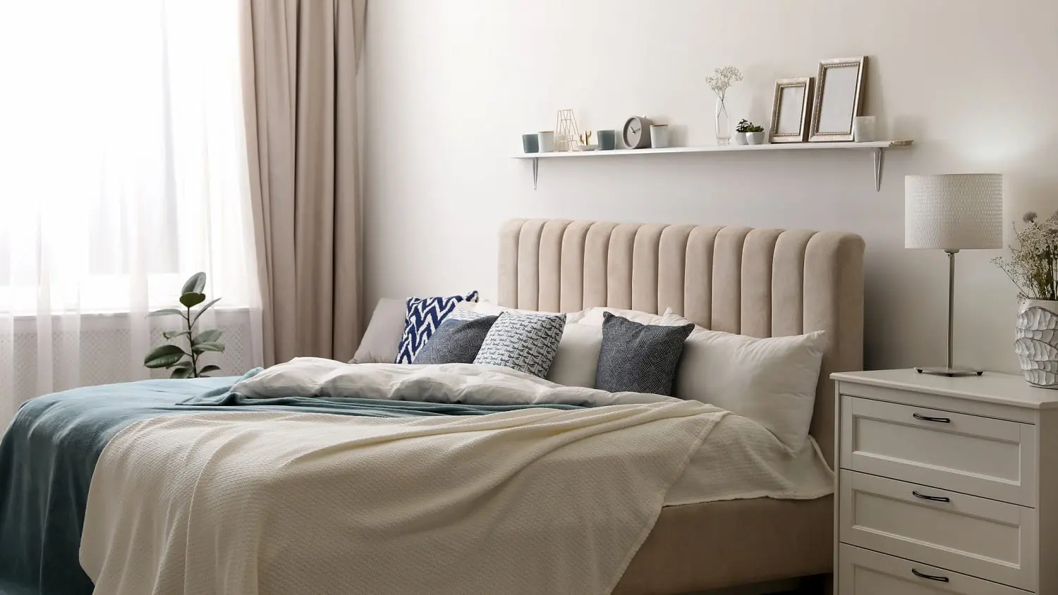 Elegant but relaxing bedroom: Photo 174331526 © Chernetskaya | Dreamstime.com