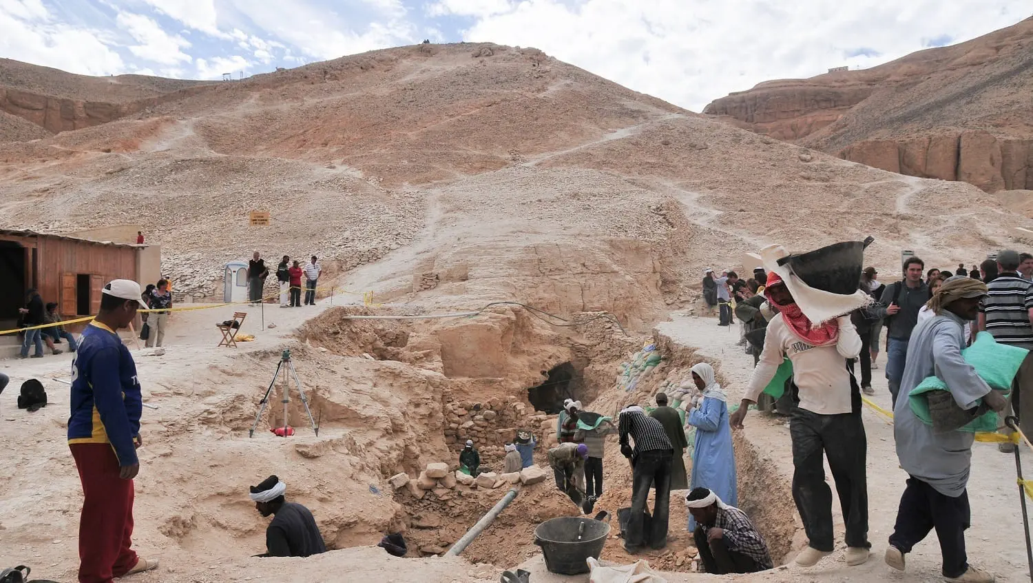 Archaeological dig site Valley of the Kings, Egypt: Photo 44358117 © Demerzel21 | Dreamstime.com