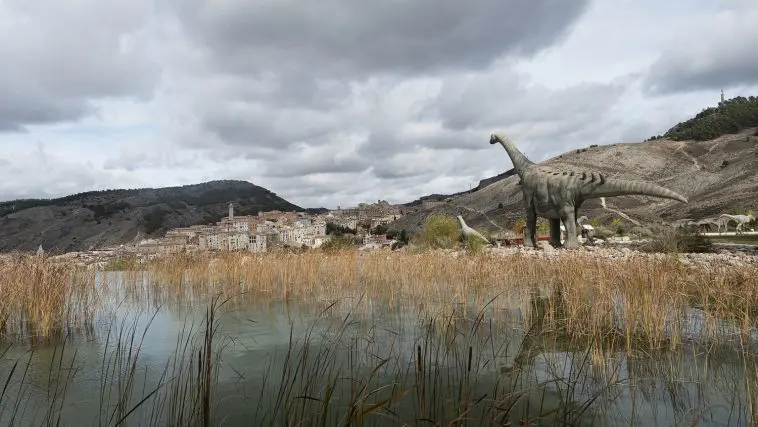 Sauropod statues outside Cuenca, Spain: Photo 203224543 © Almudena Marcos | Dreamstime.com