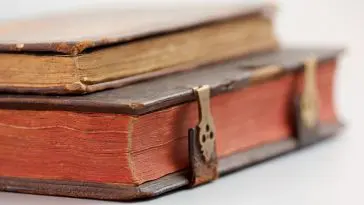 Antique books: Photo 1035470 © Alexander Maksimov | Dreamstime.com