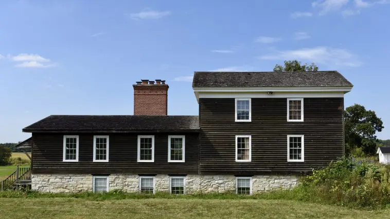Historic home with stone foundation: Photo 99852703 © Jim Roberts | Dreamstime.com