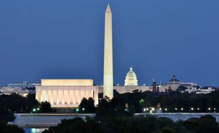 Washington, D.C. skyline at dusk: Photo 26963455 © Joe Ravi | Dreamstime.com