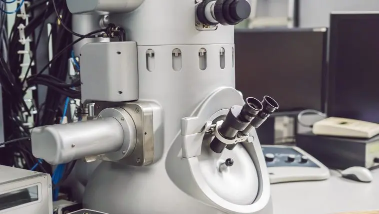 Electron Microscope: Photo 104479730 © Elizaveta Galitskaya | Dreamstime.com