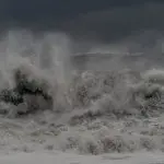 Storm breakers: Photo 233172528 © Vitalii Ionov | Dreamstime.com