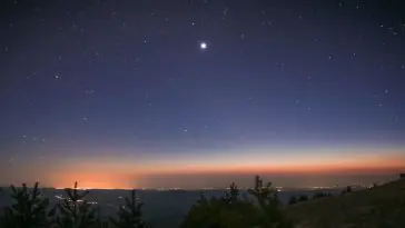 Venus at sunrise: Photo 85864986 | Black © Yaroslav Veretin | Dreamstime.com