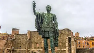 Caesar Augustus statue, Rome: Photo 143133892 © Anna Krivitskaia | Dreamstime.com