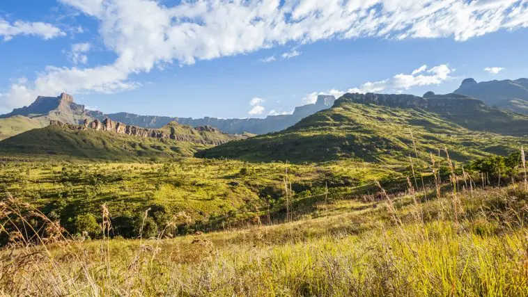 Drakensberg Mountains: Photo 110604666 | South Africa Mountains © Richtphoto Smile | Dreamstime.com