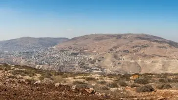 View of Mount Ebal and Mount Gerizim: ID 133858099 © Alefbet26 | Dreamstime.com