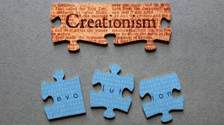 Creation evolution mismatched puzzle pieces: ID 31733826 | Bible Debate © Creativehearts | Dreamstime.com