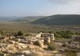 Elah Fortress in the valley where David fought Goliath: ID 275011737 © Dmitrii Moroz | Dreamstime.com