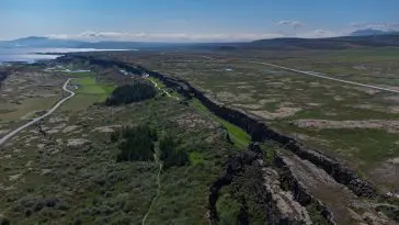 Thingvellir, Iceland tectonic plate rift: ID 233047828 © Anze Furlan | Dreamstime.com