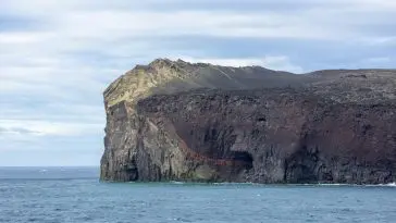 Surtsey Island Cliff: ID 60597183 © Hel080808 | Dreamstime.com