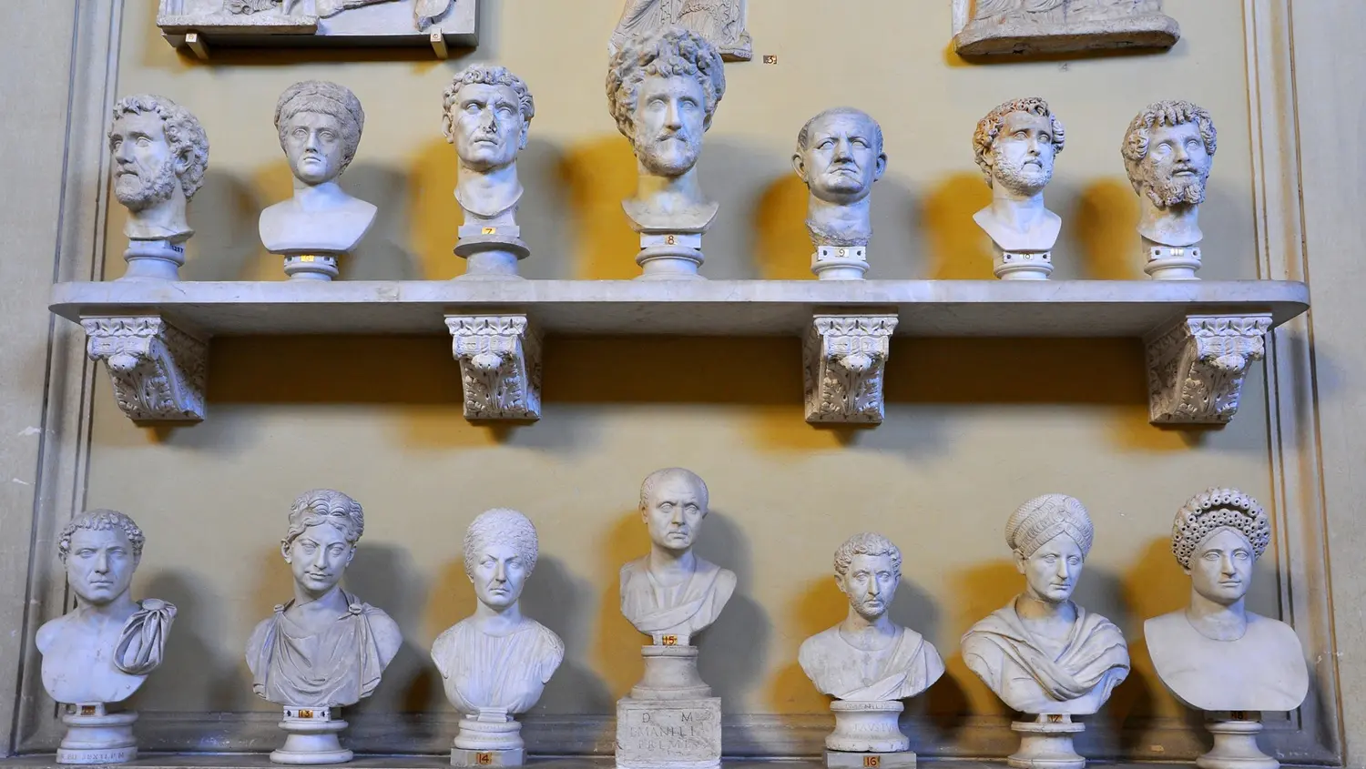 Roman busts on display at the Vatican: ID 15473991 © Nicoleta Raluca Tudor | Dreamstime.com