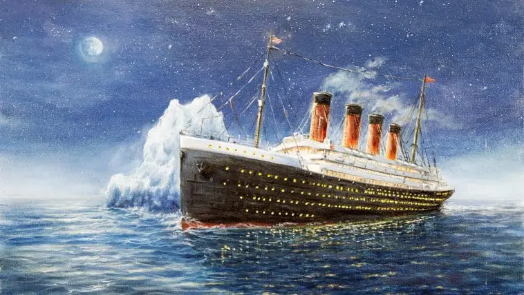 The Titanic under moonlight: ID 200487951 © Boyan Dimitrov | Dreamstime.com