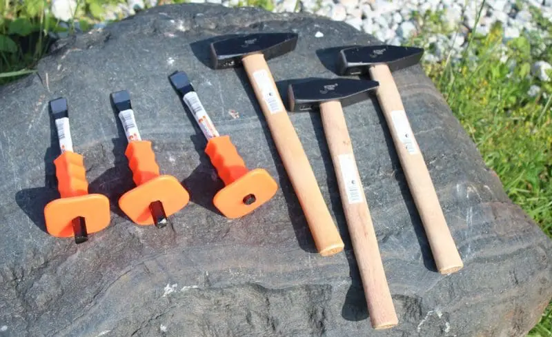 Geology hammers and chisels:
ID 198761562 | On White © Aleksandra Krylova | Dreamstime.com