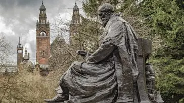 Lord Kelvin statue Kelvingrove park, Glasgow, Scotland: ID 82361641 | History © Antony Mcaulay | Dreamstime.com