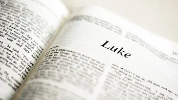 Bible open to Luke 1: ID 37894194 | Bible © Jodie Nash | Dreamstime.com