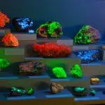 Fluorescent rocks displayed under UV light: ID 205303228 © David Morton | Dreamstime.com