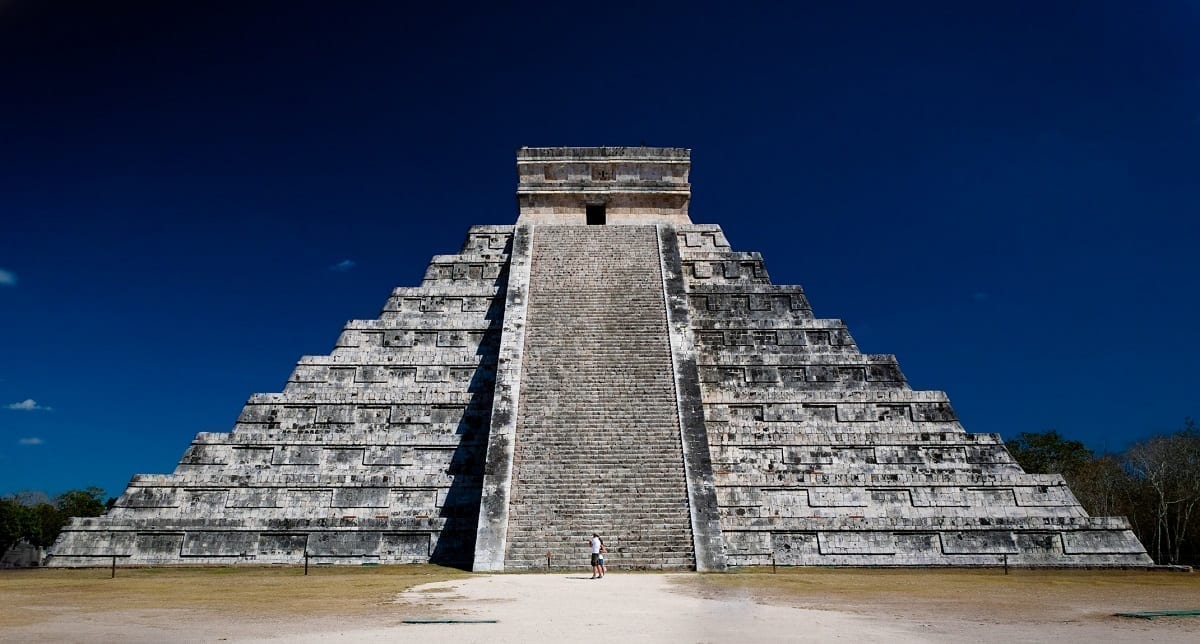 Ziggurat-Pyramid-central America: ID 30379858 © Dario Lo Presti | Dreamstime.com