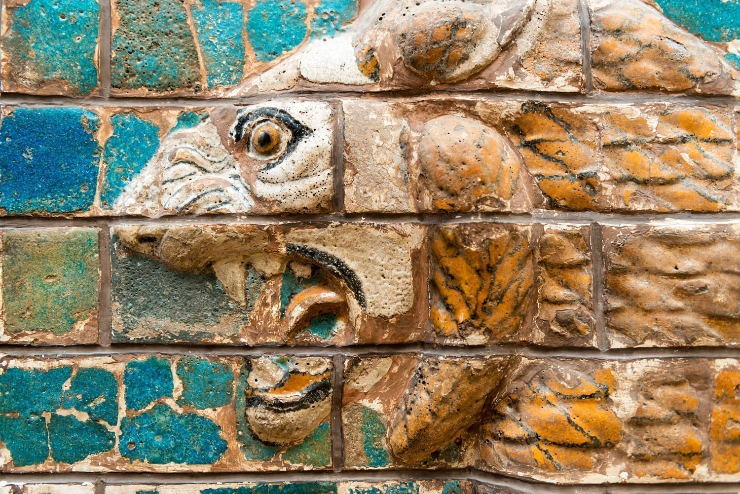 Ishtar gate of Babylon close up of lion relief painted bricks: ID 32270435 © Scaliger | Dreamstime.com