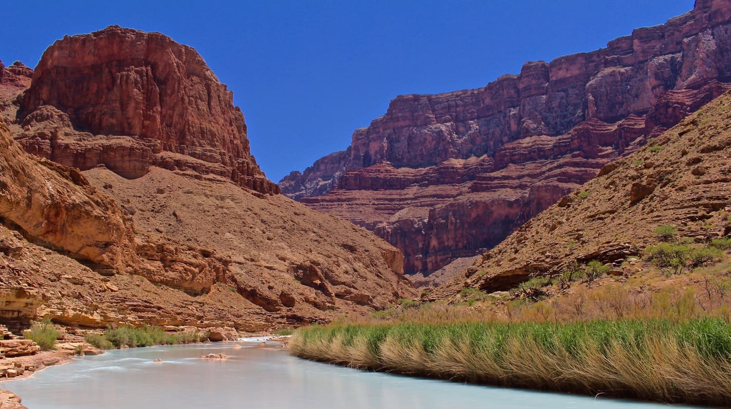 Grand Canyon with raft in the distance: ID 124320842 © Dan Martin | Dreamstime.com