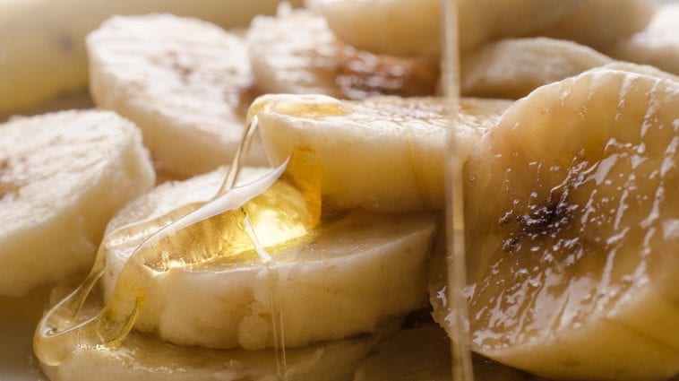 Banana slices with honey drizzled on top: ID 43640356 © Batke82 | Dreamstime.com