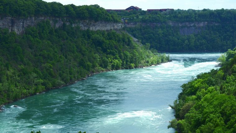 Niagara gorge: Photo 186156166 © Akvals | Dreamstime.com