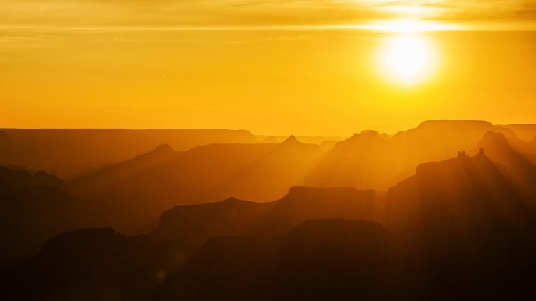 Golden Grand Canyon sunset: Photo 43582519 © Valentin Armianu | Dreamstime.com