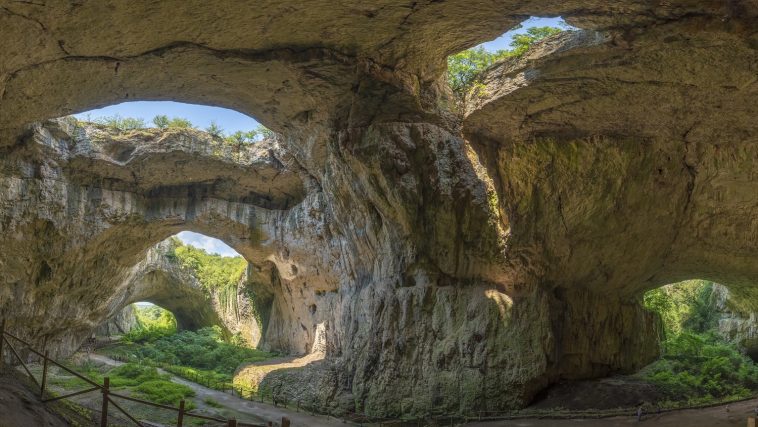 Devetashka Cave, Bulgaria: Photo 240589956 © Mitzobs | Dreamstime.com