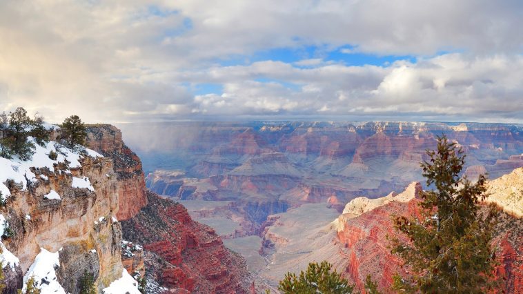 Grand Canyon covered in snow: Photo 17629878 © Songquan Deng | Dreamstime.com