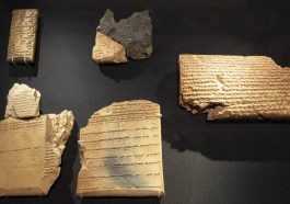 Cuneiform tablets on display at London Museum: Photo 175741942 | King © Bernard Bialorucki | Dreamstime.com
