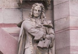 Leibniz statue