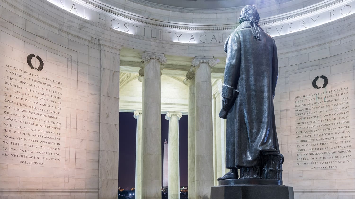 Jefferson Memorial with carved quotations: Photo 66495522 © Brian Irwin | Dreamstime.com