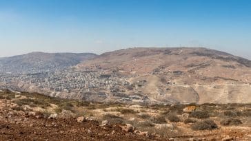 View of Mount Ebal and Mount Gerizim: ID 133858099 © Alefbet26 | Dreamstime.com